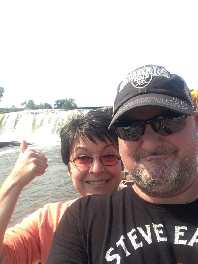 couple at sioux falls