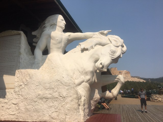 crazy horse sculpture